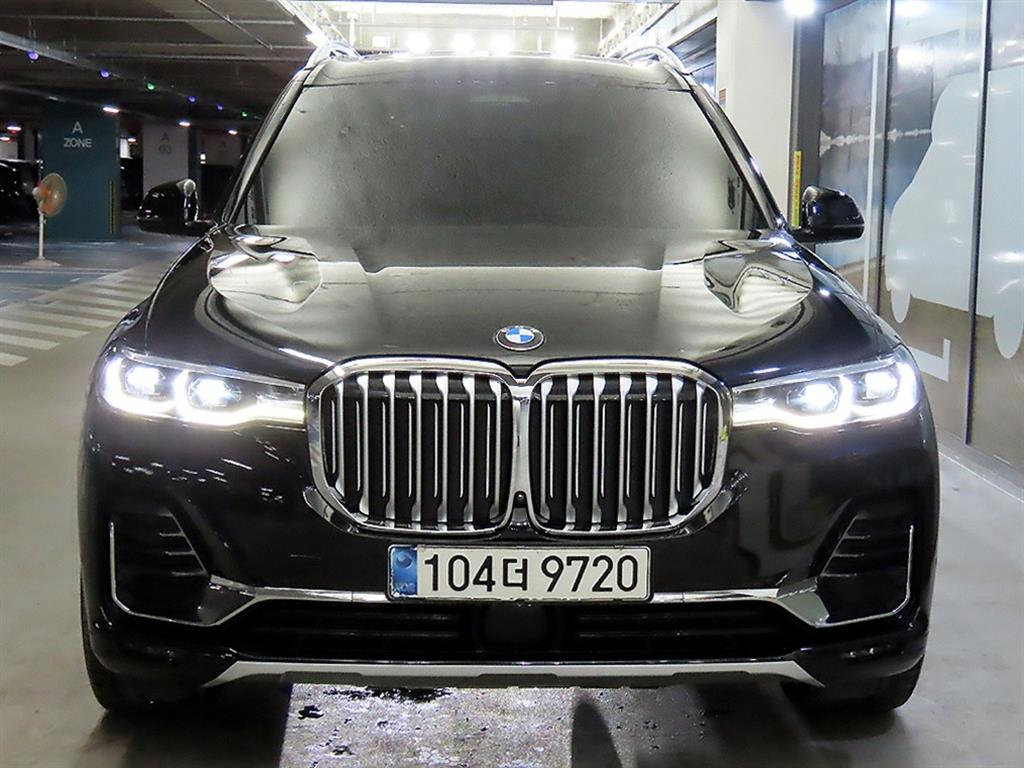 BMW X7 40d xDrive 디자인퓨어 엑셀런스 7인승 - 이미지 2