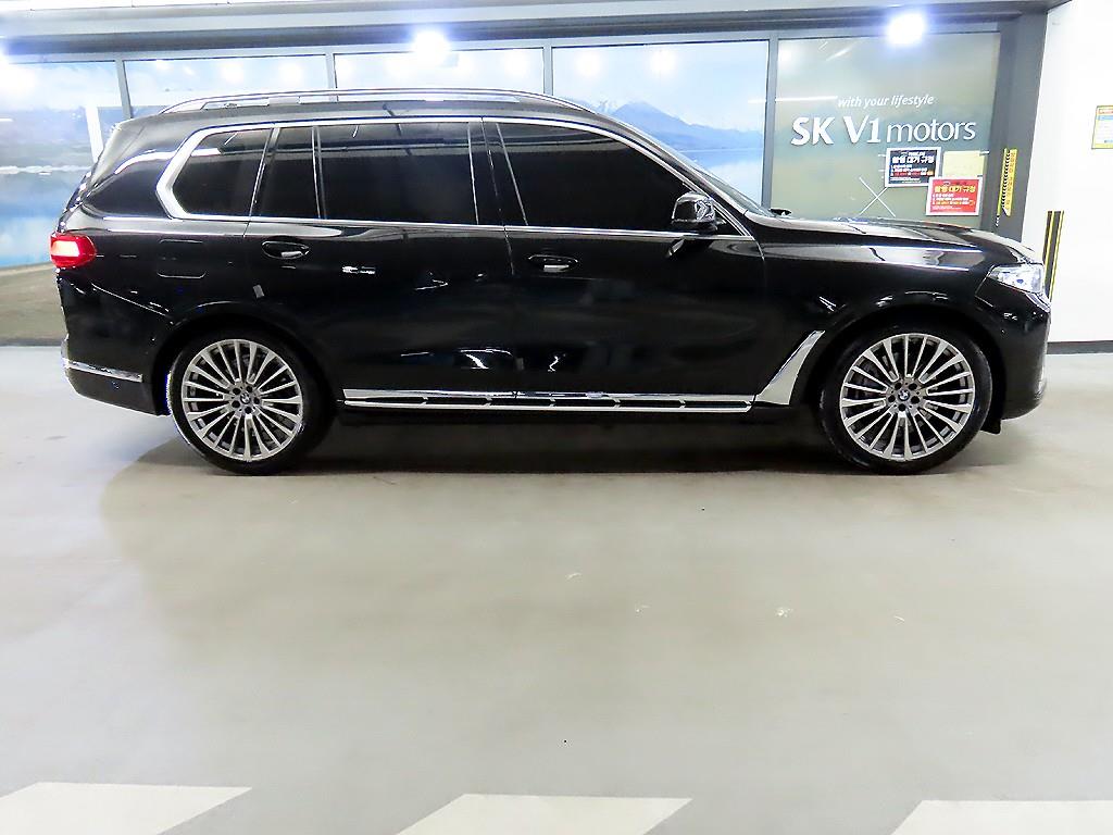 BMW X7 40d xDrive 디자인퓨어 엑셀런스 7인승 - 이미지 16