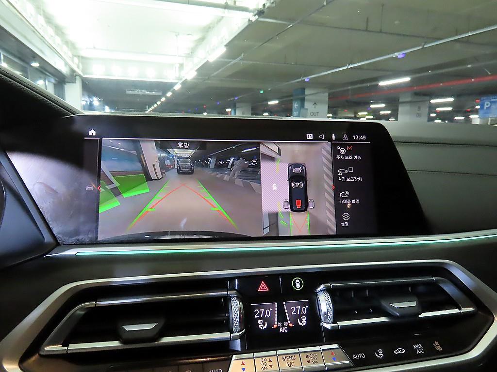 BMW X7 40d xDrive 디자인퓨어 엑셀런스 7인승 - 이미지 18