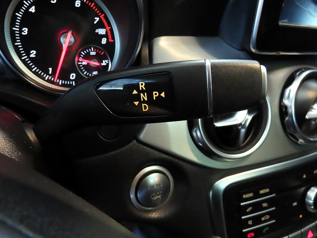 벤츠 GLA클래스 GLA 250 4매틱 - 이미지 8