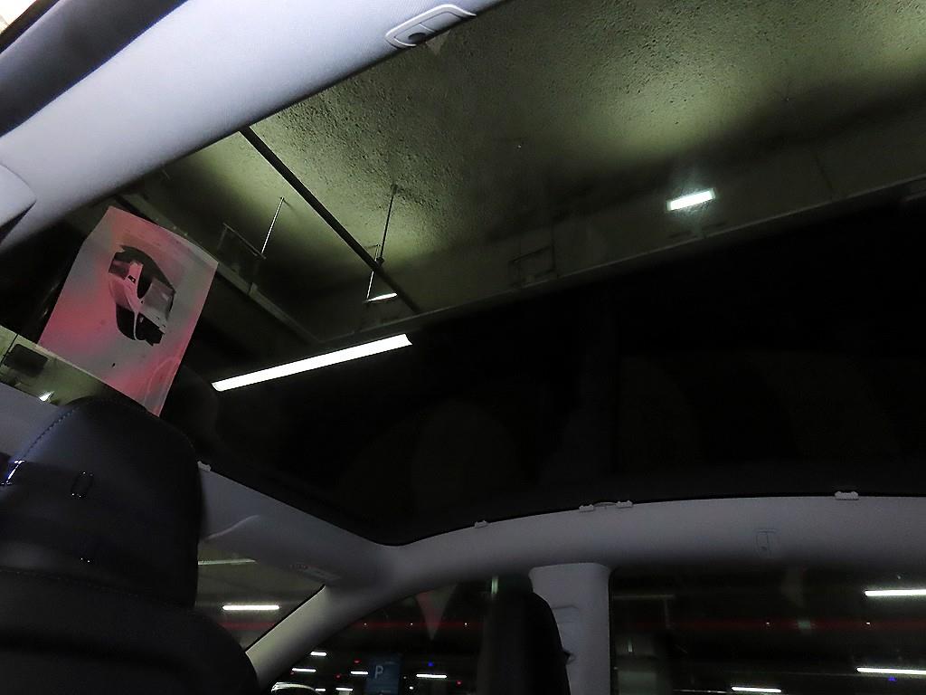 테슬라 모델 Y RWD - 이미지 17