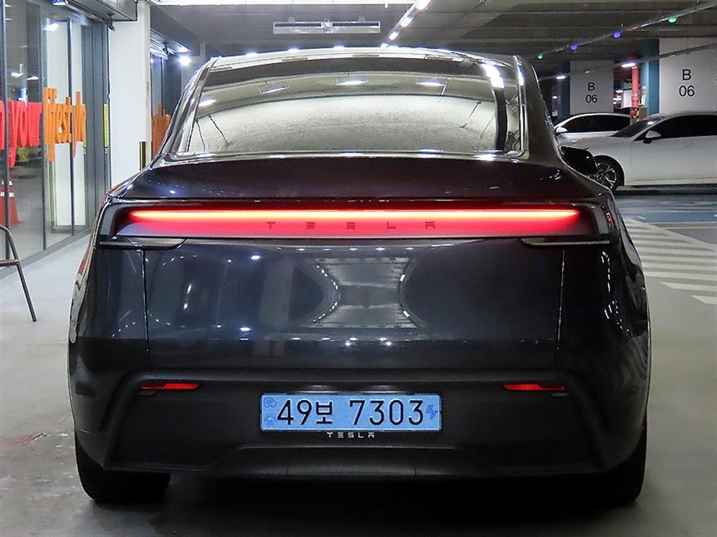 테슬라 모델 Y RWD - 이미지 4