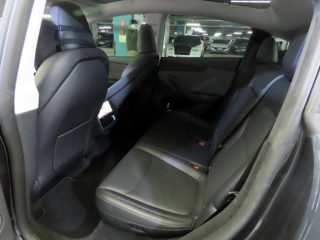 테슬라 모델 Y RWD - 이미지 19