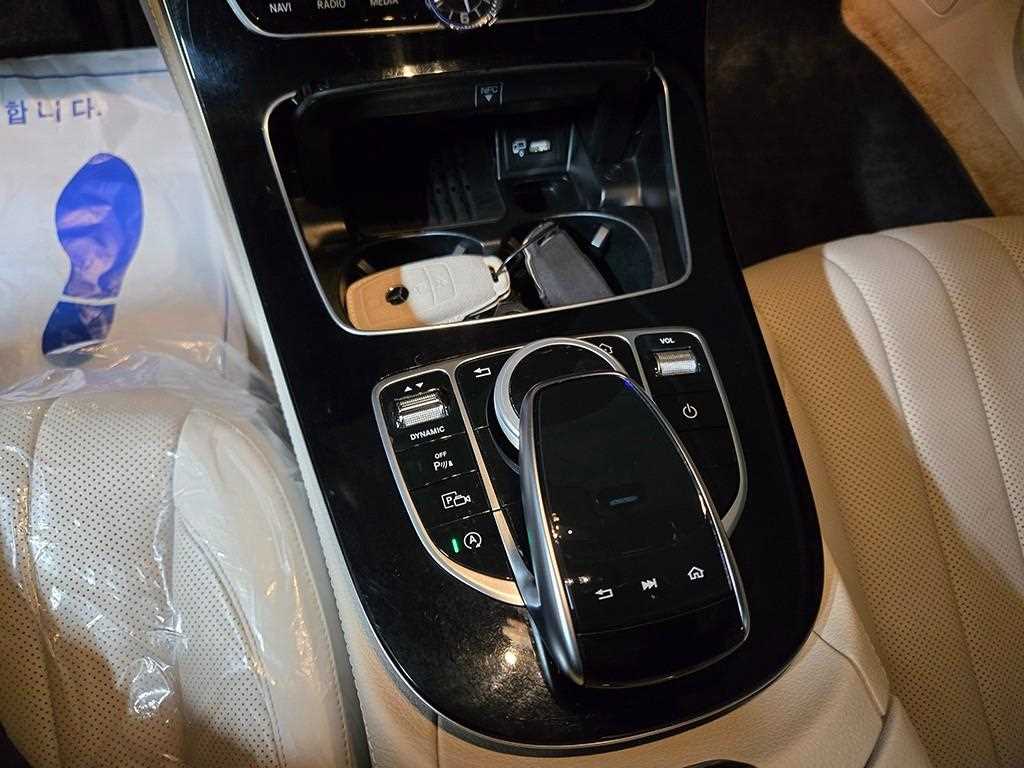 벤츠 E클래스(5세대) E300 4매틱 익스클루시브 - 이미지 7