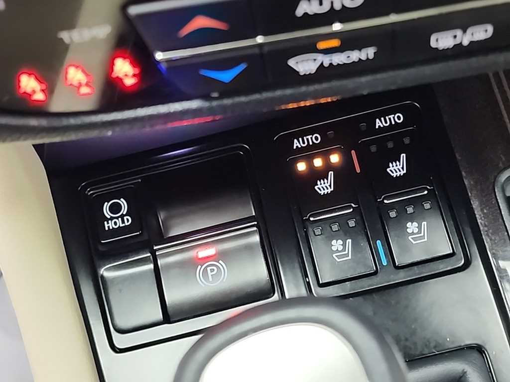 렉서스 RX(4세대) 450h 이그제큐티브 - 이미지 18