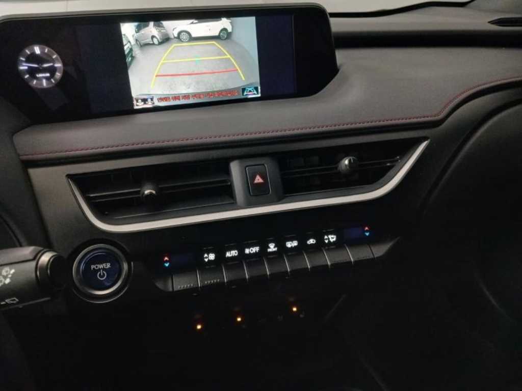 렉서스 UX 250h 2WD F 스포츠 - 이미지 4