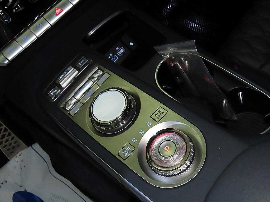 제네시스 GV70 2.5T 2WD 스포츠 - 이미지 3