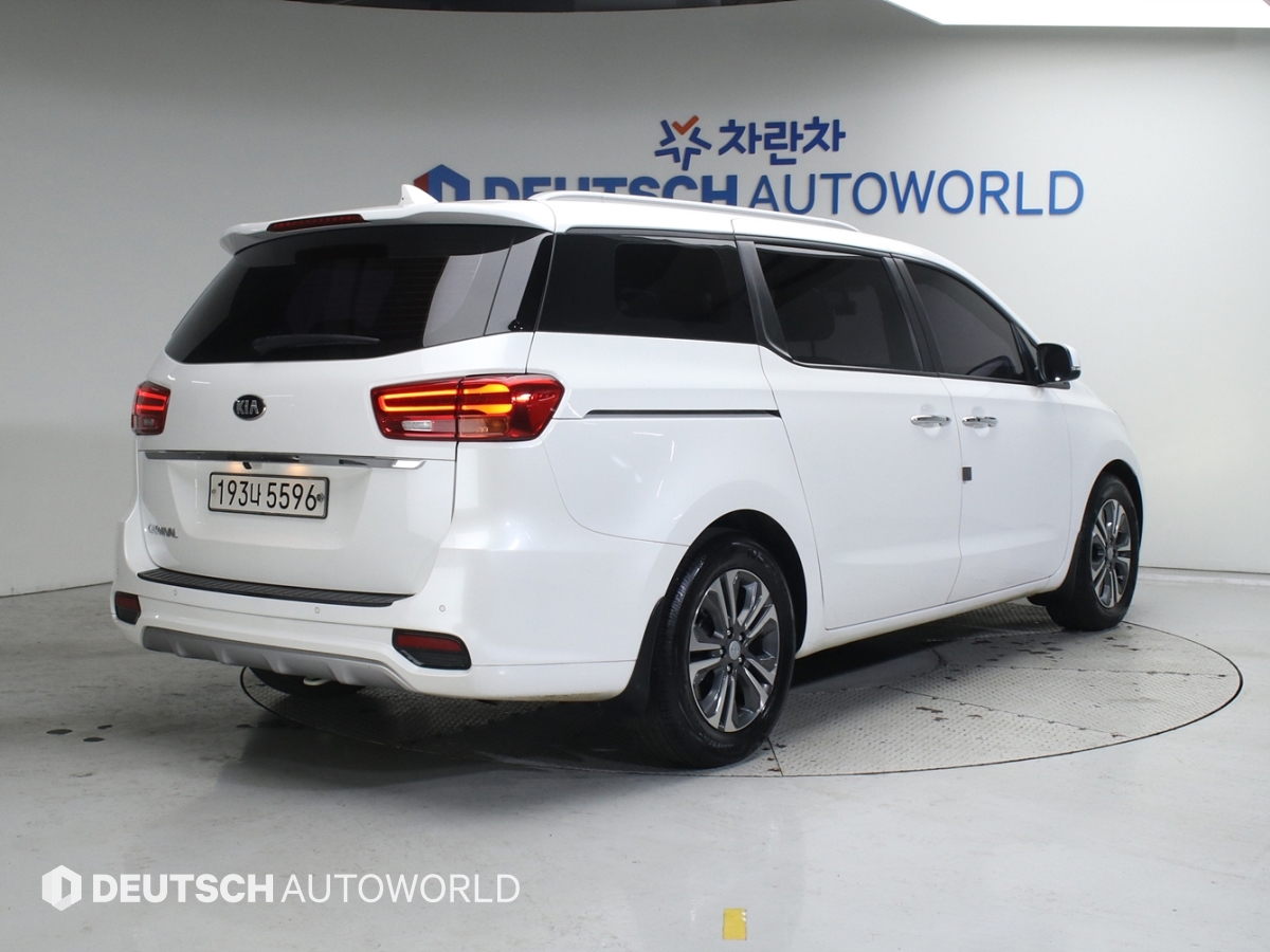 기아 더 뉴카니발 9인승 디젤 럭셔리 - 이미지 4