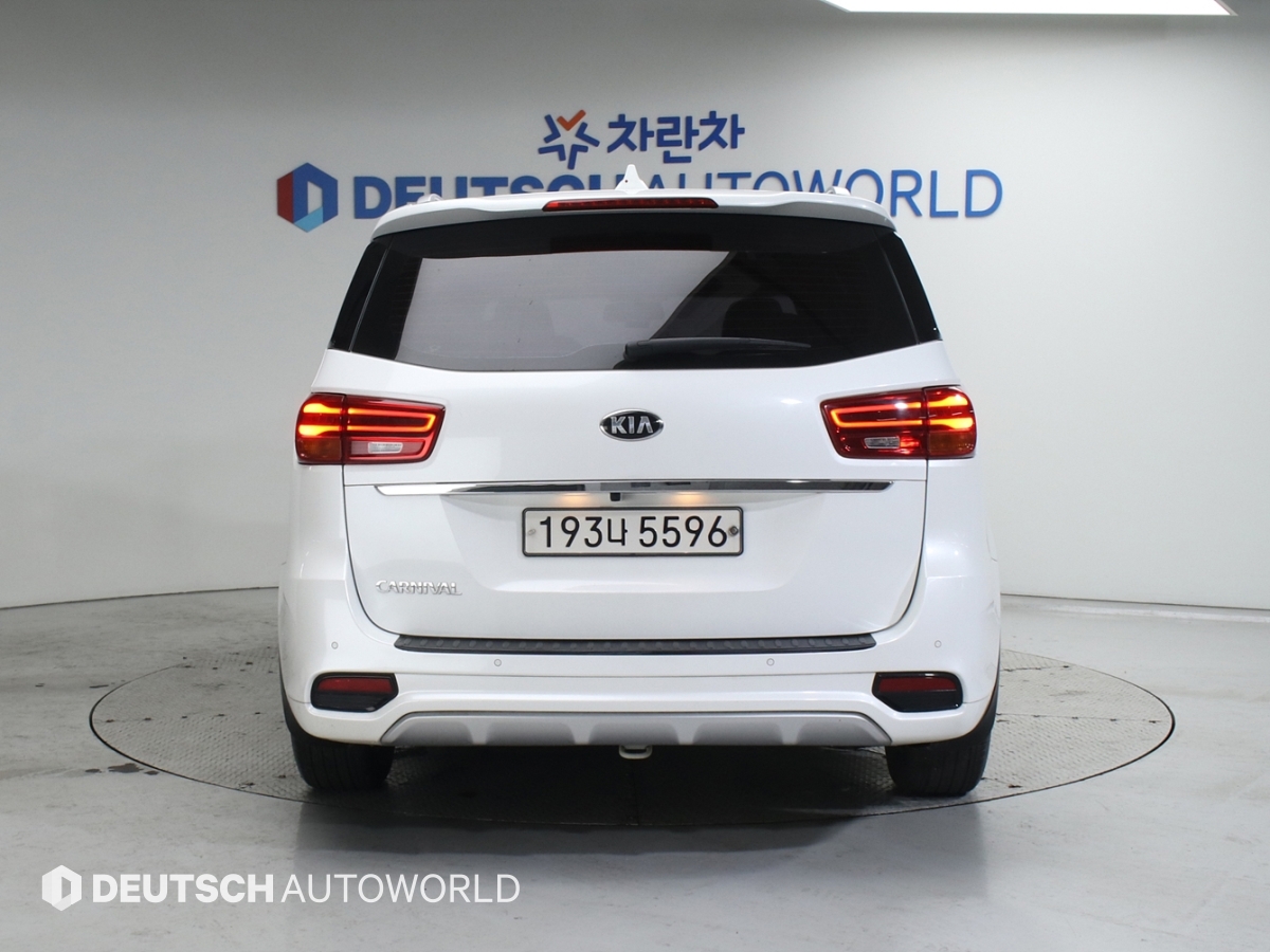 기아 더 뉴카니발 9인승 디젤 럭셔리 - 이미지 17