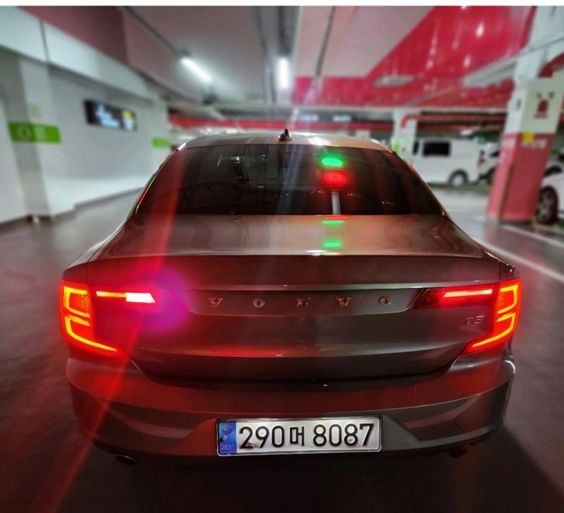 볼보 더 뉴 S90 T5 모멘텀