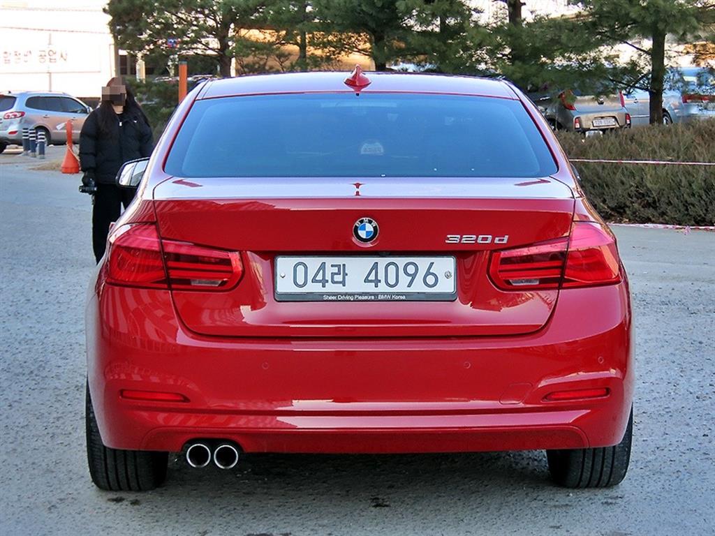 BMW 3시리즈(6세대) 320d - 이미지 14