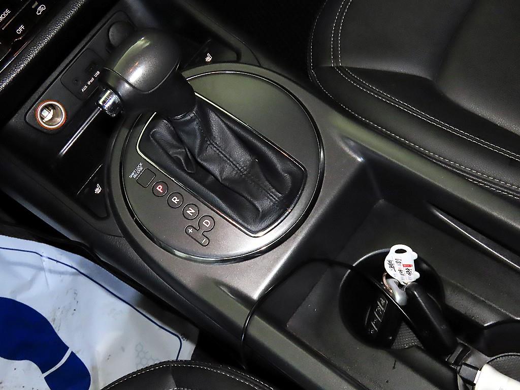 기아 스포티지 R 디젤 R2.0 2WD TLX 최고급형 - 이미지 9