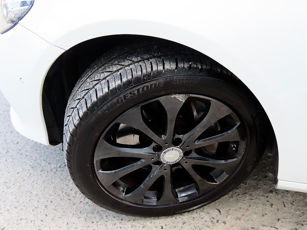 벤츠 E클래스(5세대) E300 익스클루시브 - 이미지 12