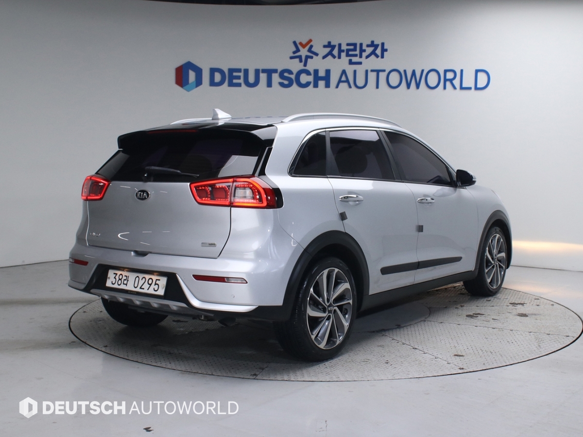 기아 니로 1.6 하이브리드 노블레스 - 이미지 8