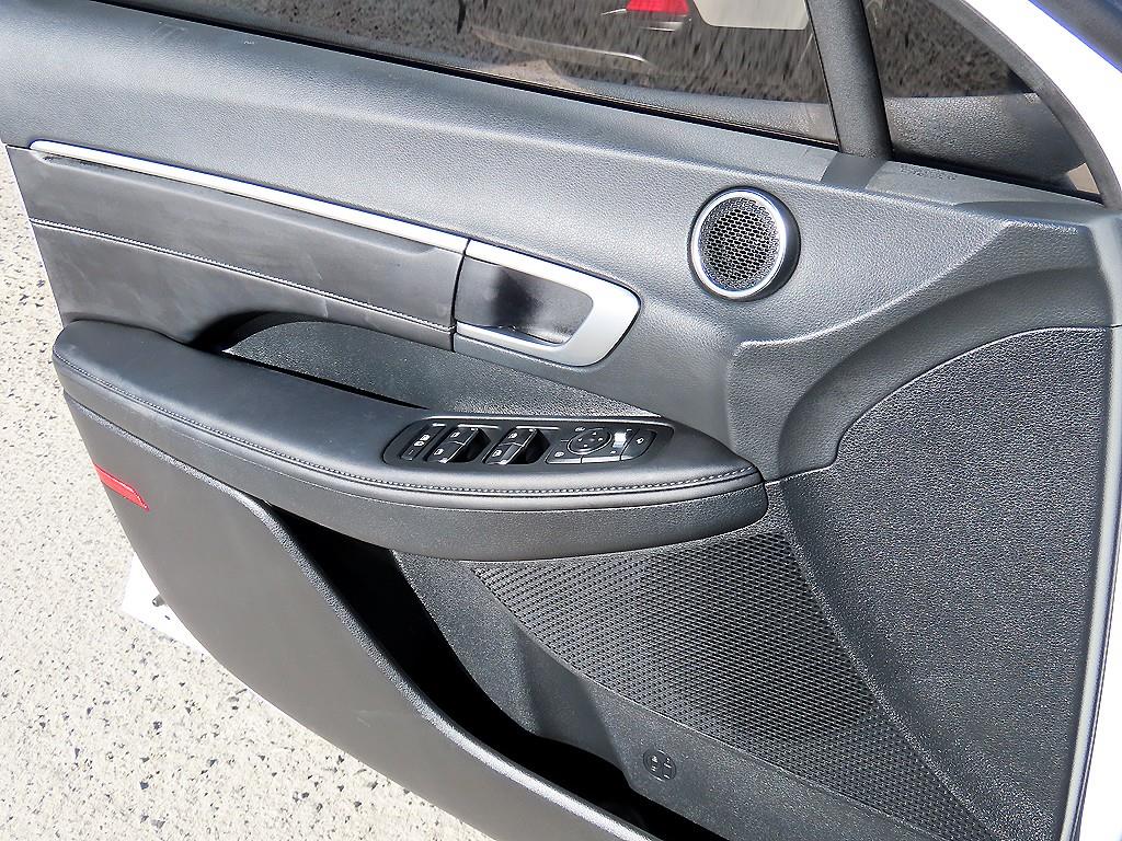 현대 쏘나타(DN8) 하이브리드 2.0 HEV 프리미엄 플러스 - 이미지 13