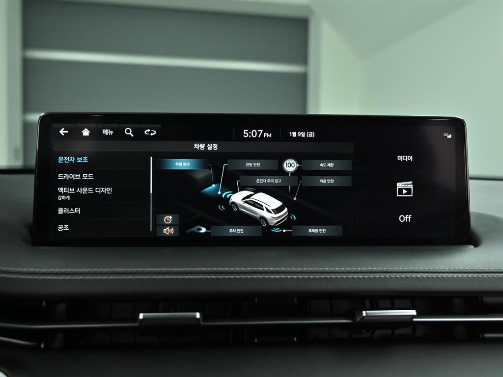 제네시스 GV70 2.5T 2WD 스포츠 - 이미지 2