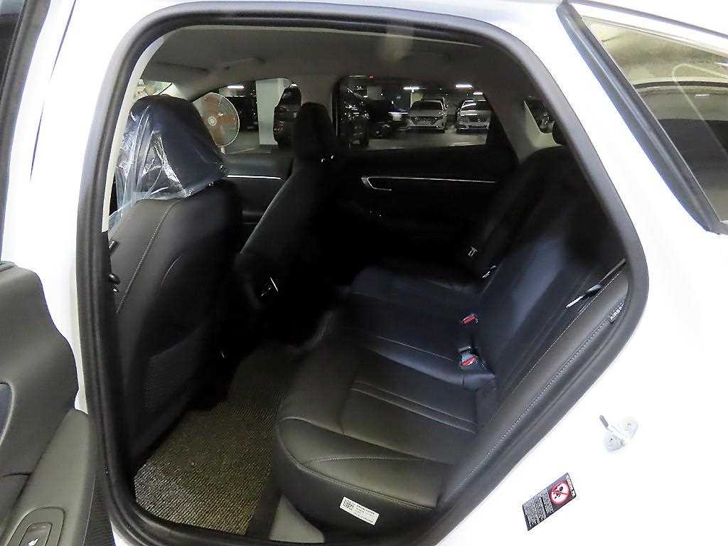 현대 쏘나타(DN8) G2.0 프리미엄 패밀리 - 이미지 3