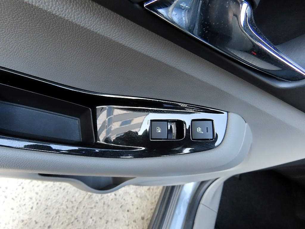 쉐보레 (대우) 올란도 2.0 디젤 플래티넘 패키지 - 이미지 17