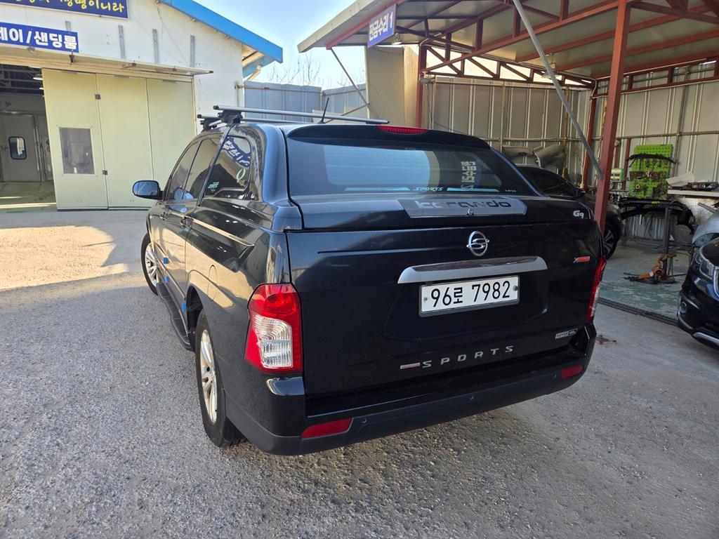 KG모빌리티(쌍용) 코란도 스포츠 CX7 4WD 익스트림 - 이미지 2