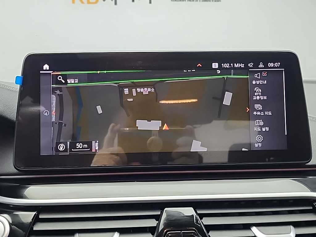 BMW 5시리즈(7세대) 530i M 스포츠팩 - 이미지 5