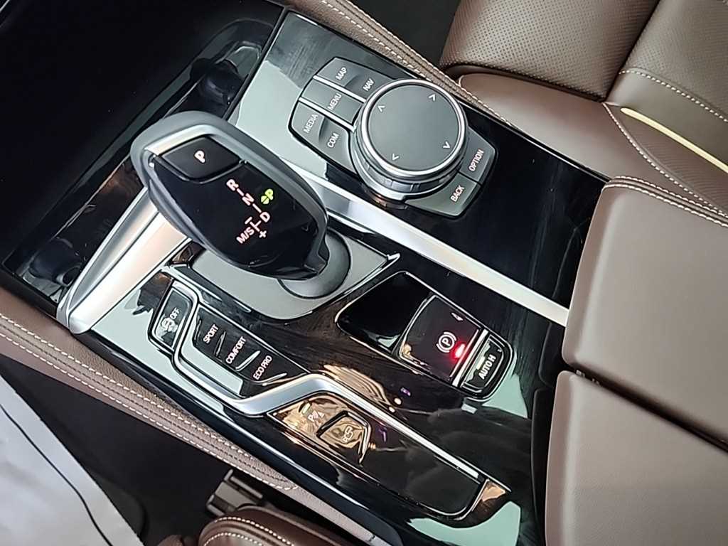 BMW 5시리즈(7세대) 530i M 스포츠팩 - 이미지 16