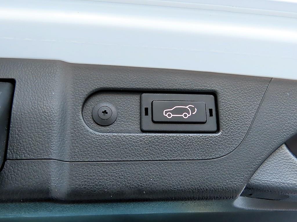 KG모빌리티(쌍용) 올 뉴렉스턴 2.2 4WD 프레스티지 - 이미지 4