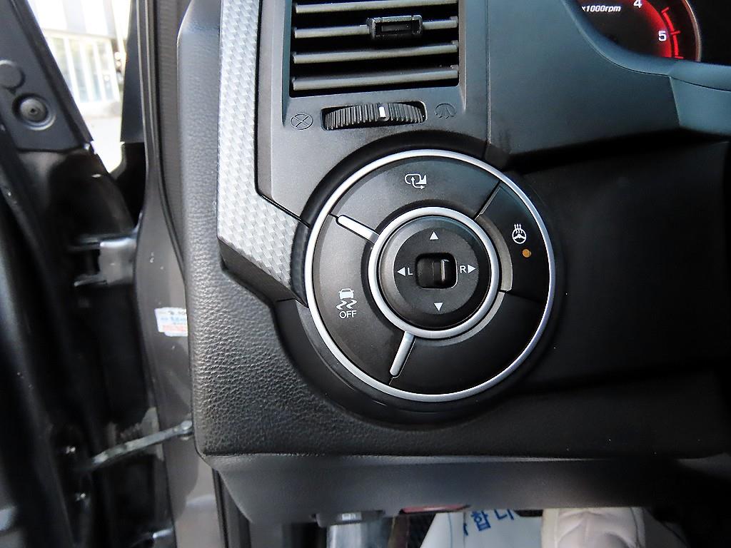 KG모빌리티(쌍용) 코란도 스포츠 CX7 4WD 어드벤처 에디션 - 이미지 5