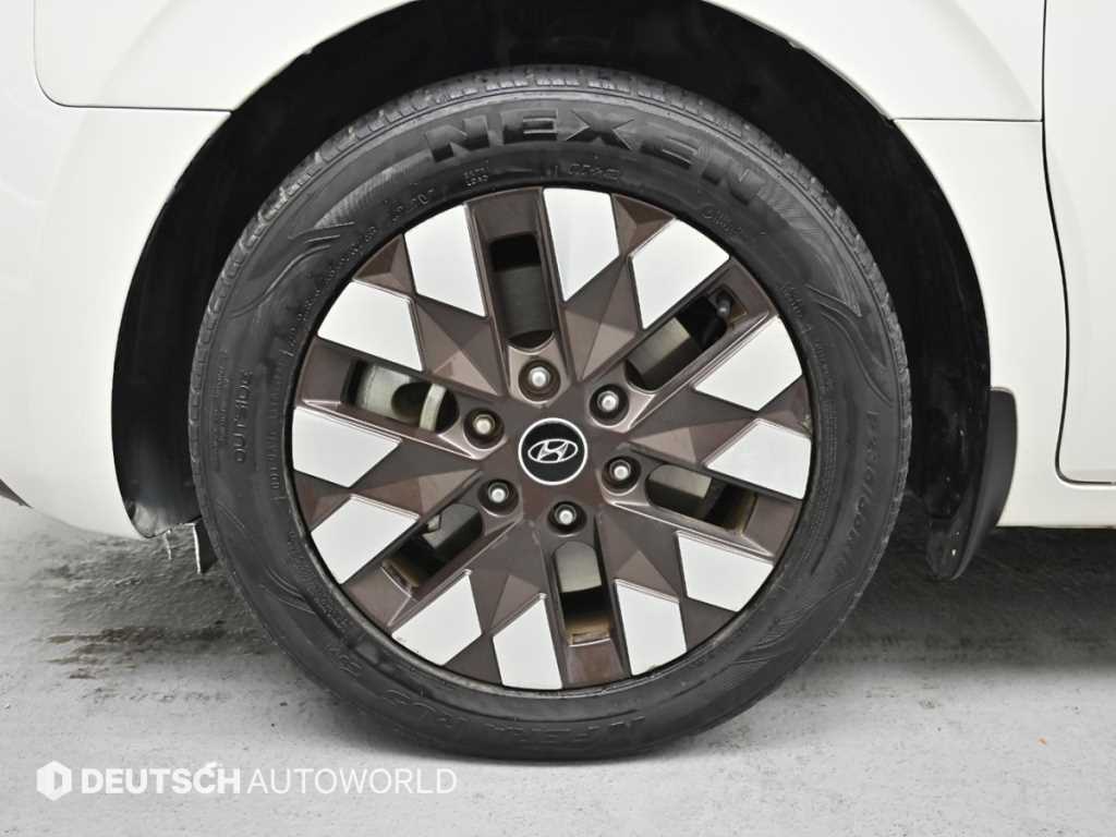 현대 스타리아 2.2 디젤 라운지 9인승 4WD 인스퍼레이션 - 이미지 3