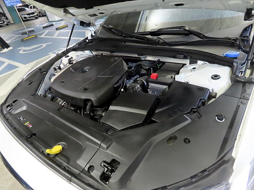 볼보 V90 크로스컨트리 2.0 T5 AWD 프로 - 이미지 6