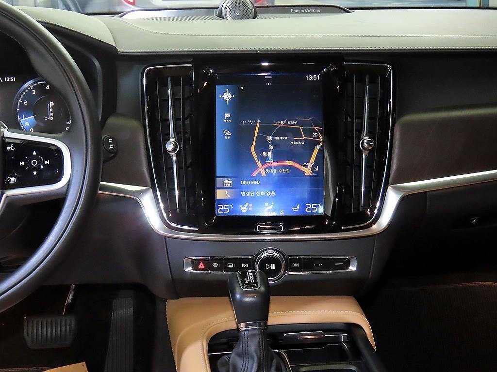 볼보 V90 크로스컨트리 2.0 T5 AWD 프로 - 이미지 2