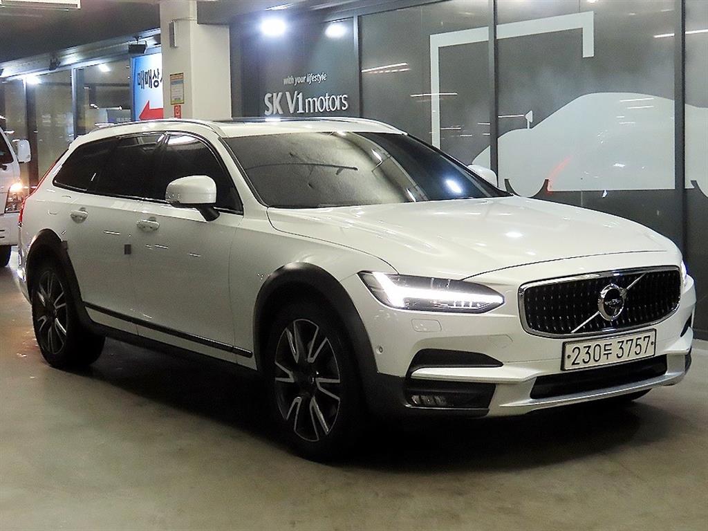 볼보 V90 크로스컨트리 2.0 T5 AWD 프로 - 이미지 9