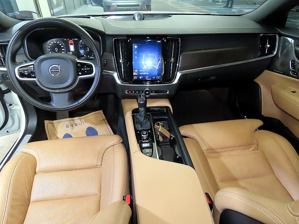 볼보 V90 크로스컨트리 2.0 T5 AWD 프로 - 이미지 10