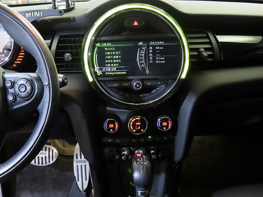 미니 쿠퍼(3세대) 5도어 1.5 D 하이 - 이미지 15