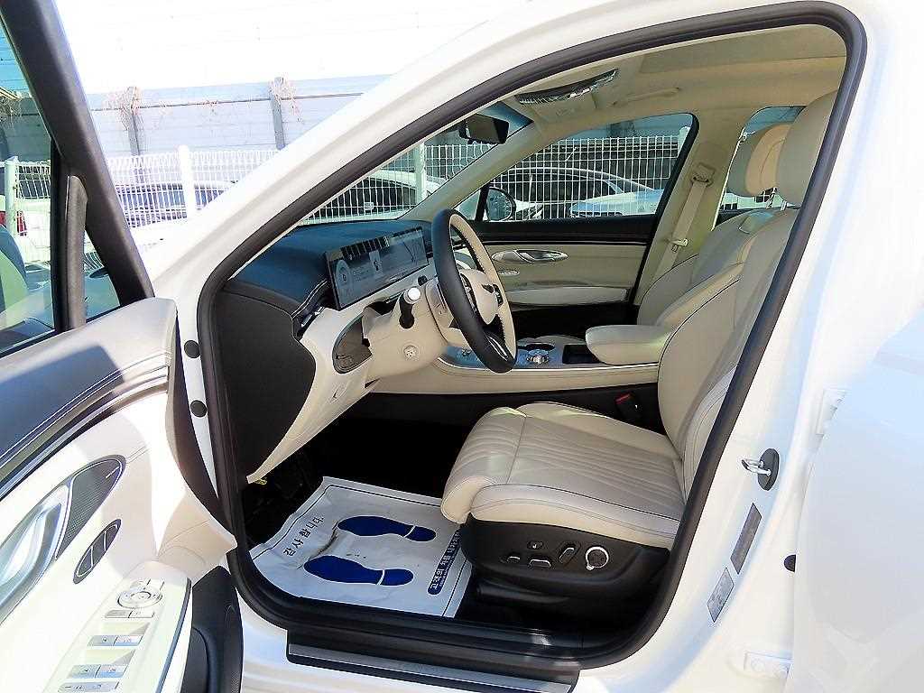 제네시스 신형 GV70 2.5T AWD 기본형 - 이미지 13