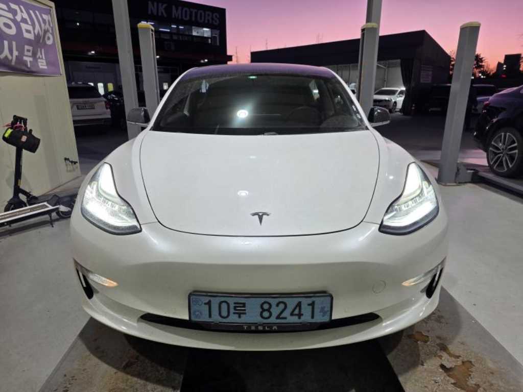 테슬라 모델 3 AWD 롱 레인지 - 이미지 9