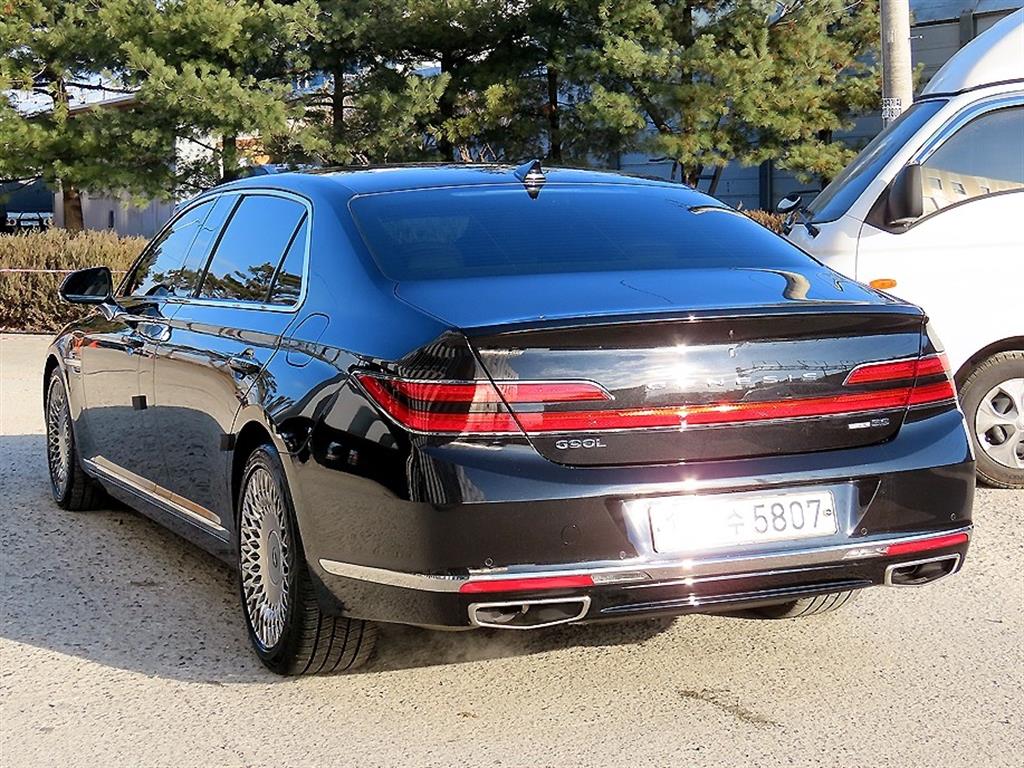 제네시스 G90 5.0 AWD 리무진 - 이미지 13