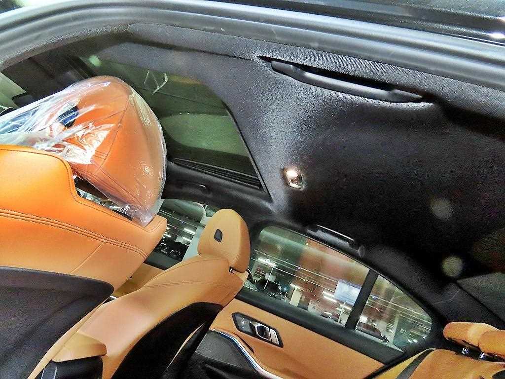 BMW 3시리즈(7세대) 320i M 스포츠팩 - 이미지 5