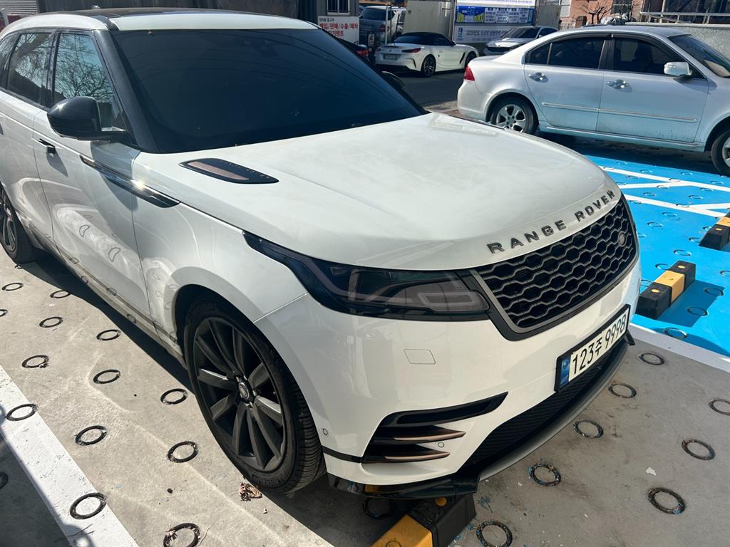 랜드로버 레인지로버 벨라 3.0 D300 HSE R다이나믹 - 이미지 2