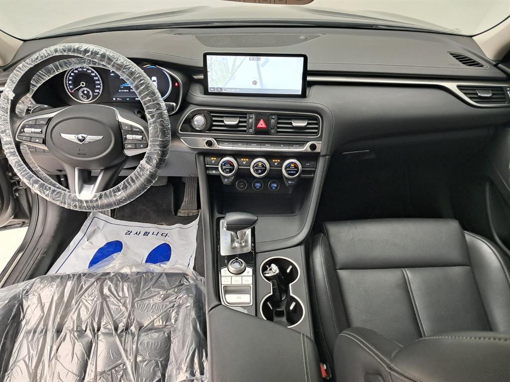 제네시스 더 뉴G70 가솔린 2.0T 2WD 기본형 - 이미지 2