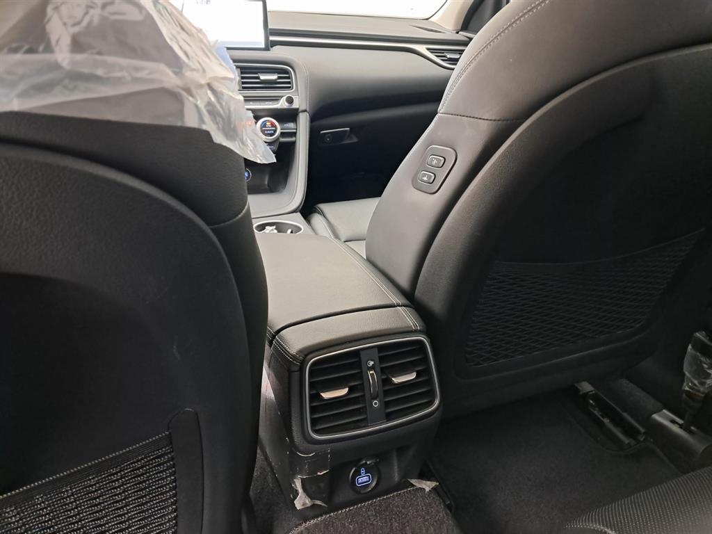 제네시스 더 뉴G70 가솔린 2.0T 2WD 기본형 - 이미지 15