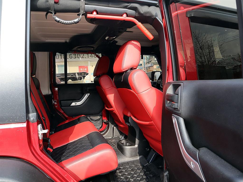 지프 랭글러(JK) 2.8 루비콘 4도어 - 이미지 7