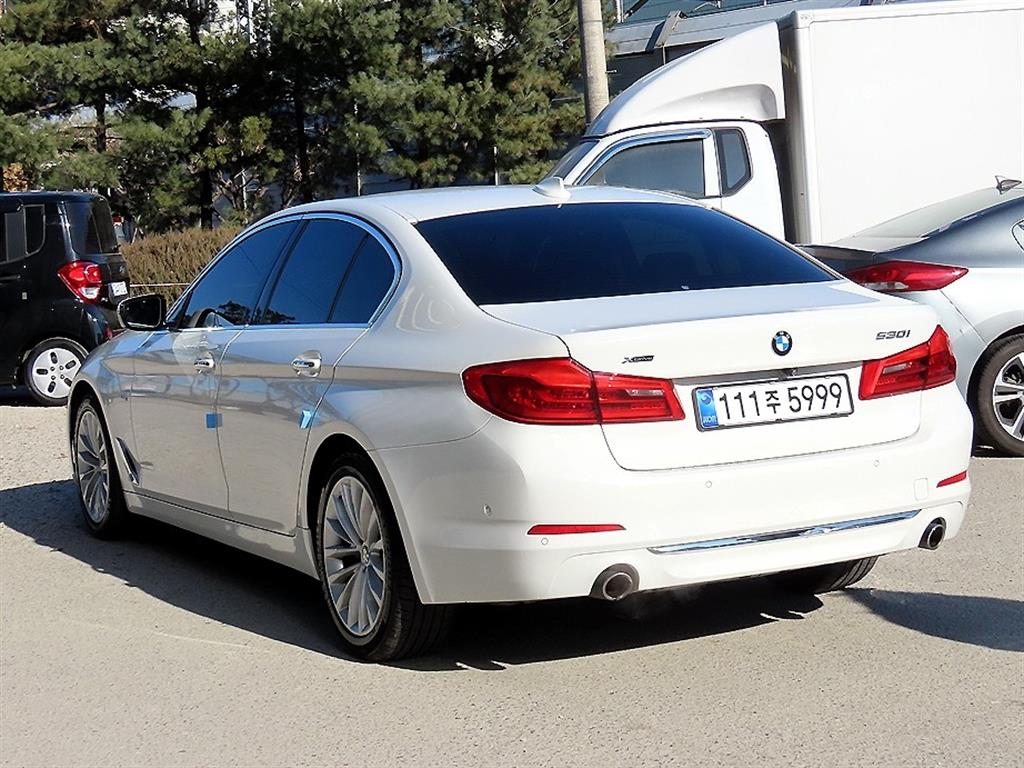 BMW 5시리즈(7세대) 530i xDrive 럭셔리 라인플러스 - 이미지 19