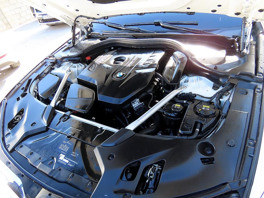 BMW 5시리즈(7세대) 530i xDrive 럭셔리 라인플러스 - 이미지 18