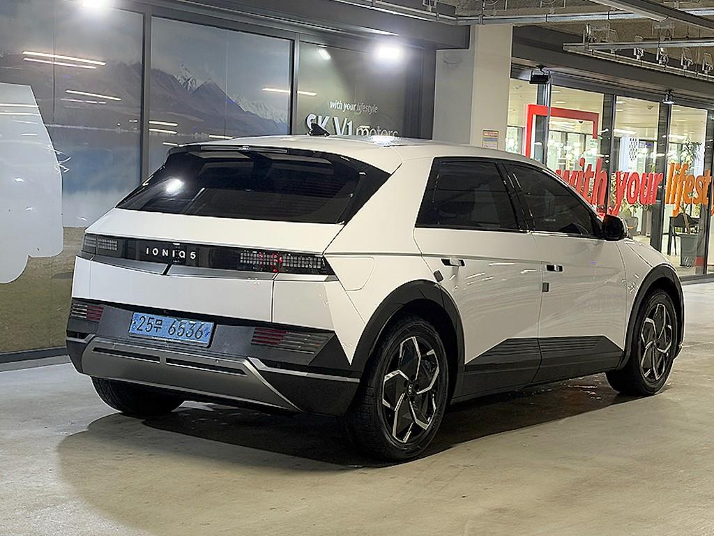 현대 아이오닉 5 EV 2WD 롱레인지 익스클루시브 - 이미지 19