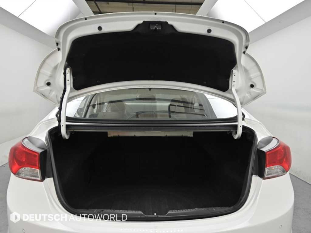 현대 아반떼MD M16 GDi 럭셔리 - 이미지 10