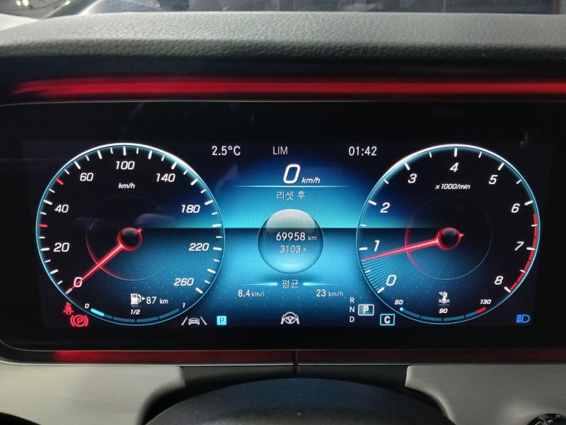 벤츠 E클래스(5세대) E250 아방가르드 - 이미지 10