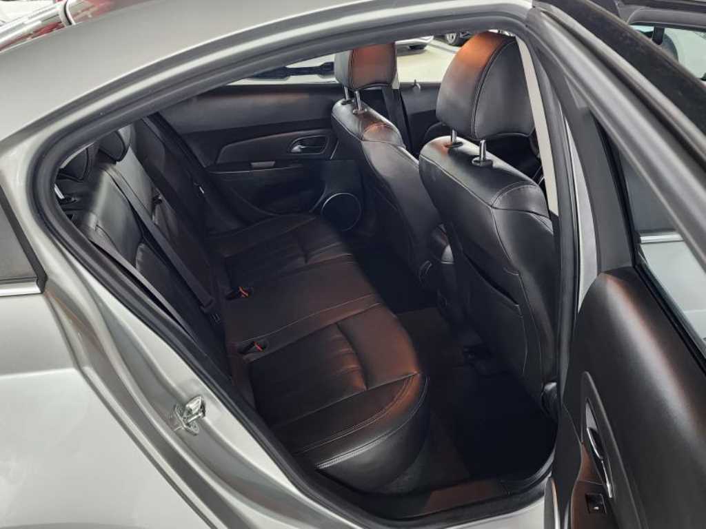 쉐보레 (대우) 크루즈 4도어 2.0 디젤 LTZ+ - 이미지 8