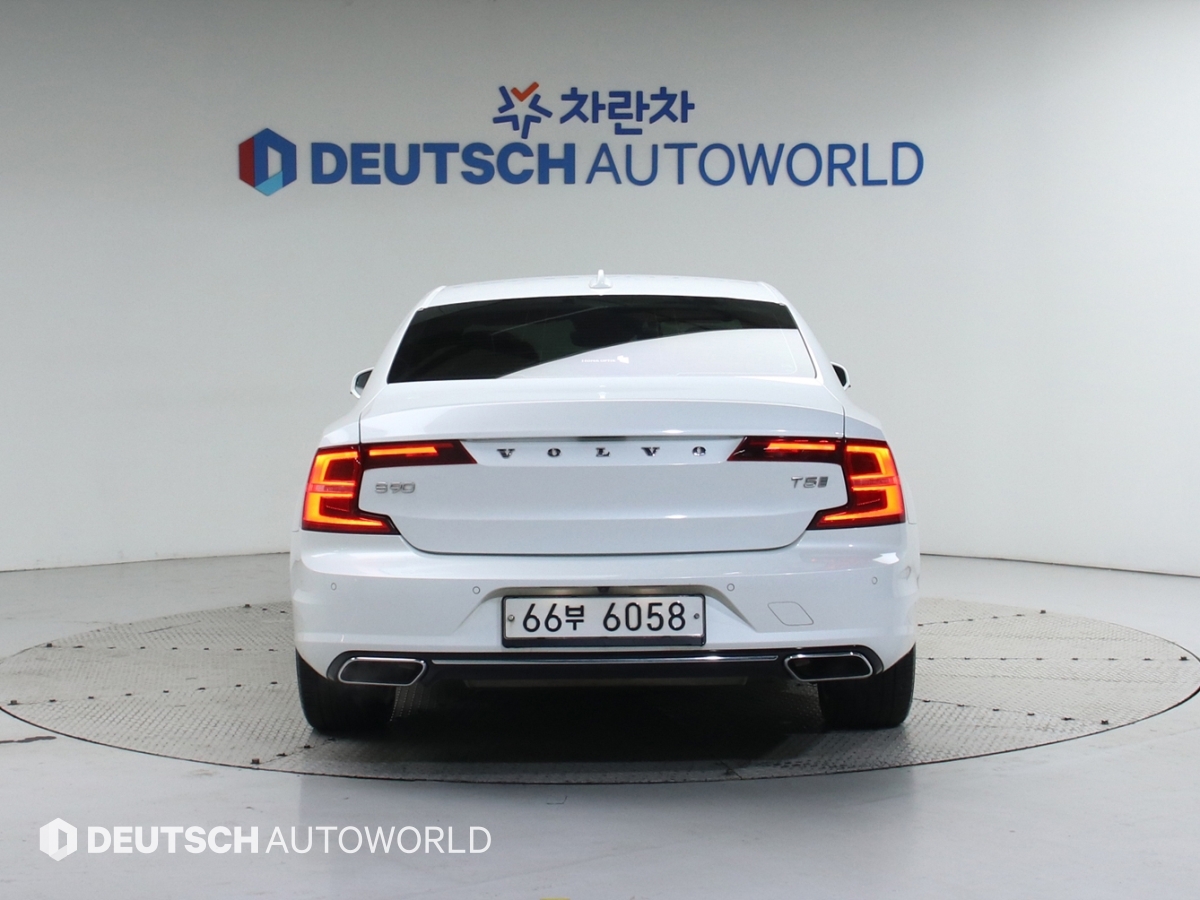 볼보 더 뉴 S90 T5 인스크립션 - 이미지 11