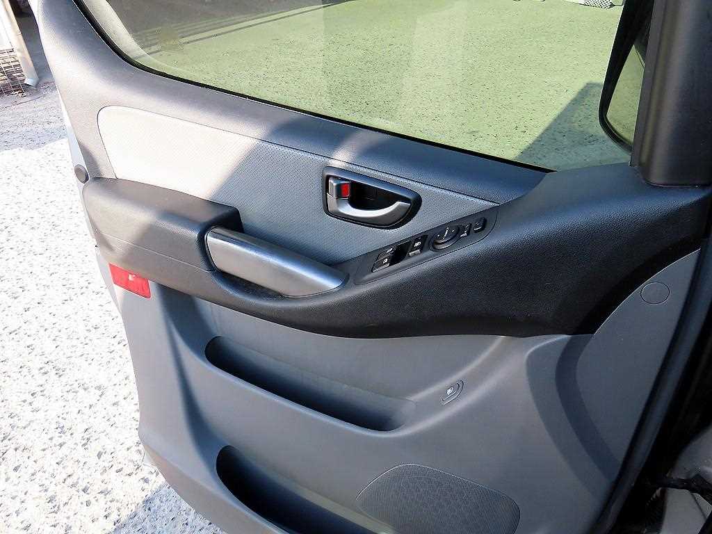 현대 더 뉴그랜드스타렉스 3인승 디젤 밴 스마트 - 이미지 3