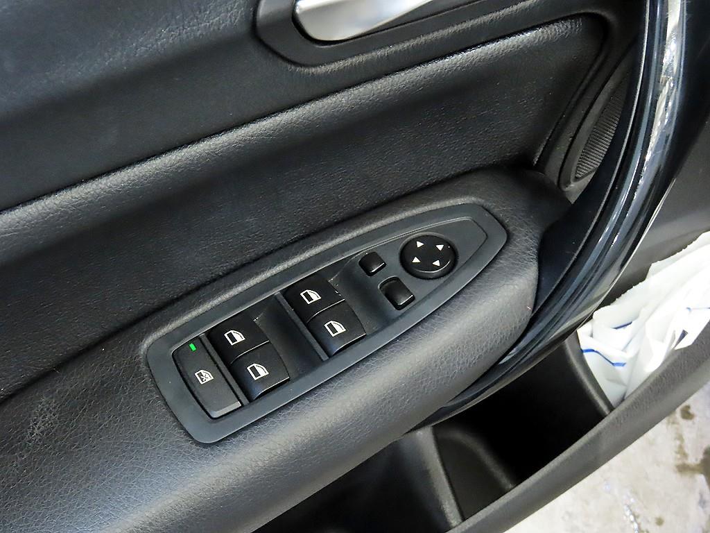 BMW 1시리즈(2세대) 5도어 118d 어반 라인 - 이미지 15